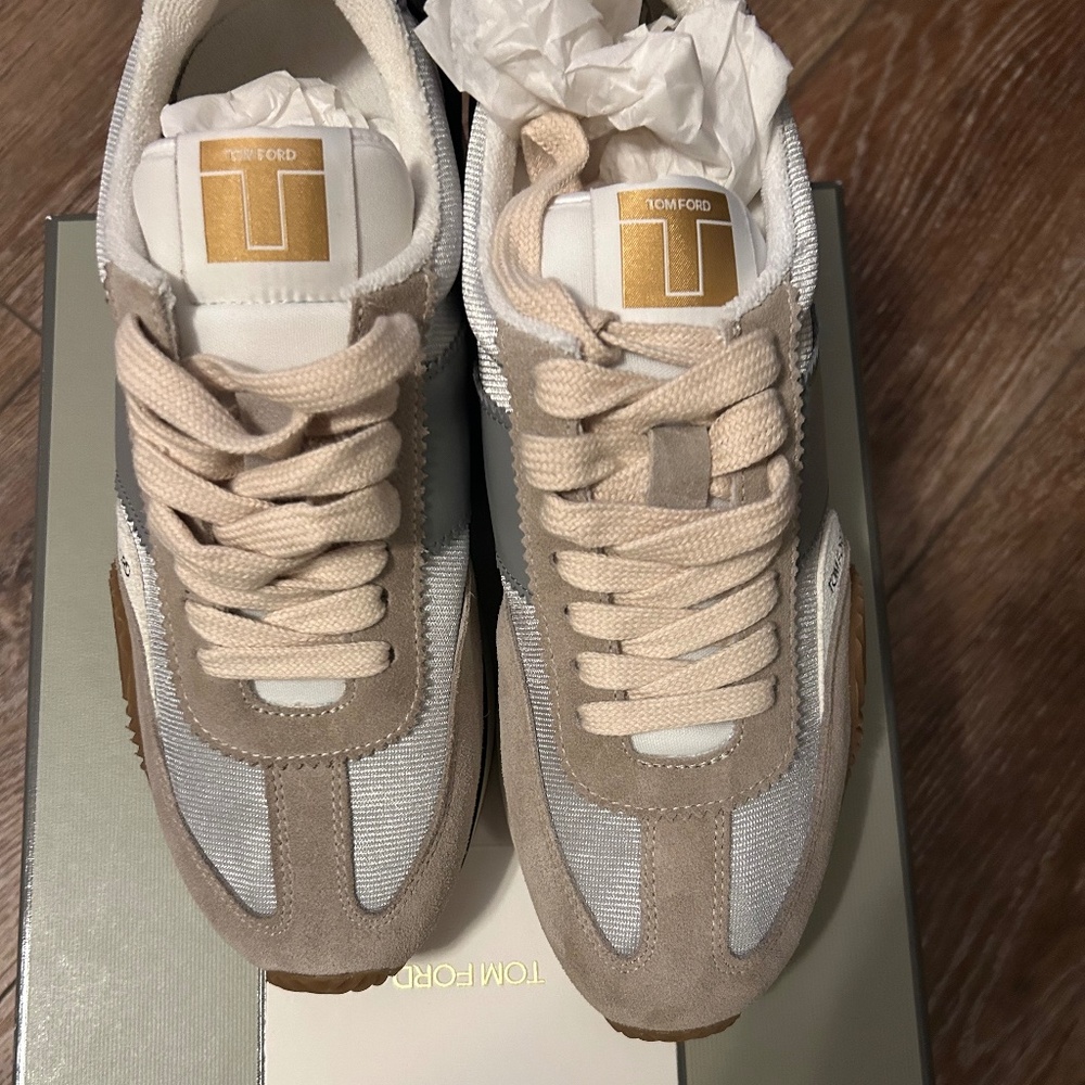 TOM FORD Men’s 8.5 James Leather Low Top Sneaker Silver Cream